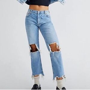Free People We The Free ‘Maggie’ distressed chewed hem straight cropped jeans 28